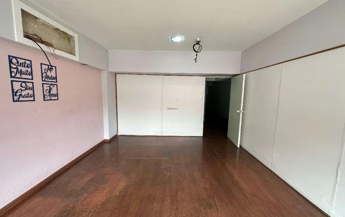 Loja comercial com 276 m² no Bairro São Pedro - Teresópolis/RJ.
