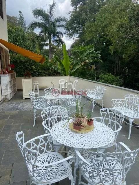 Casa com 3 quartos sendo 1 suíte máster no Parque do Imbuí - Teresópolis/RJ.