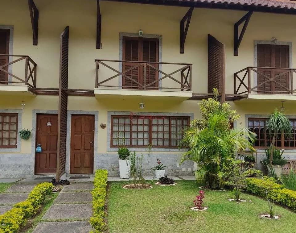Casa para locação com 3 quartos sendo 2 suítes em condomínio na Ermitage - Teresópolis/RJ.