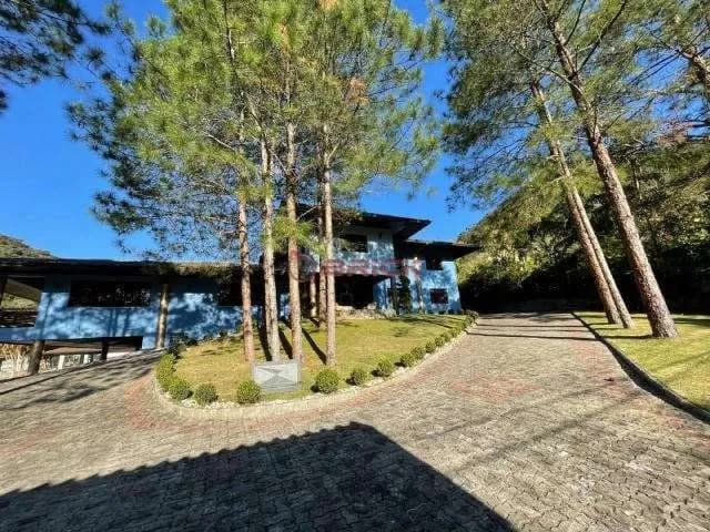 Casa luxuosíssima com 8 suítes em condomínio exclusivo no Comary - Teresópolis/RJ.