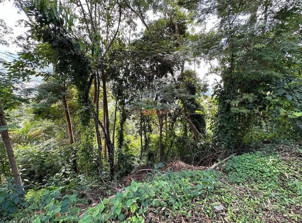 Terreno com 673 m² em condomínio em Quebra Frascos - Teresópolis/RJ.