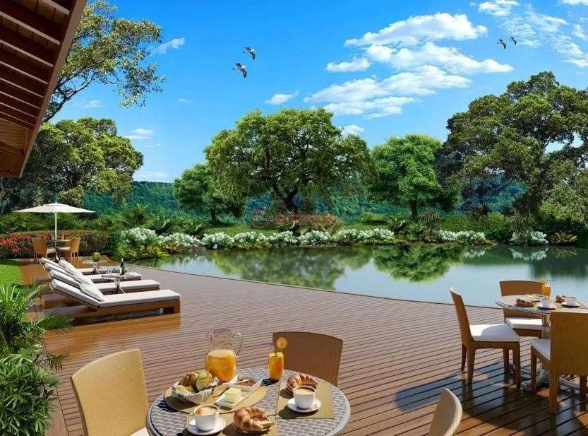 Terreno em declive com 341 m² em condomínio em Albuquerque - Teresópolis/RJ.