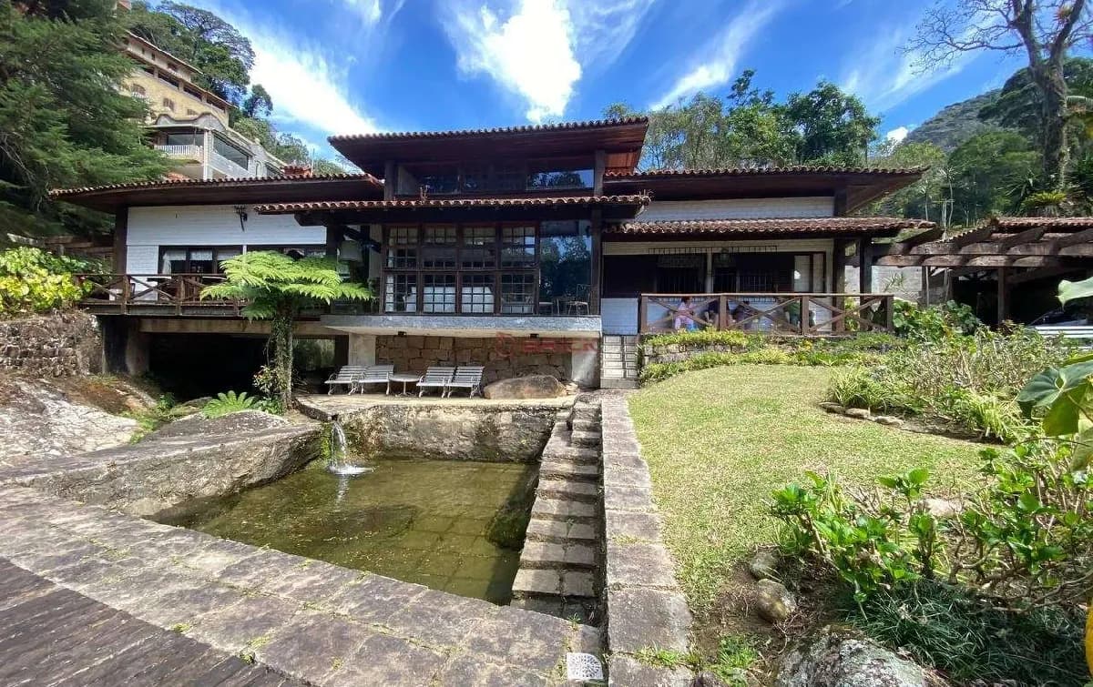 Casa independente com 3 quartos no Parque do Ingá - Teresópolis/RJ
