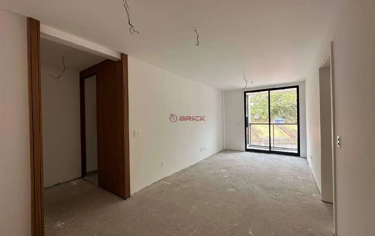 Apartamento com 3 quartos sendo 1 suíte em Agriões - Teresópois/RJ.