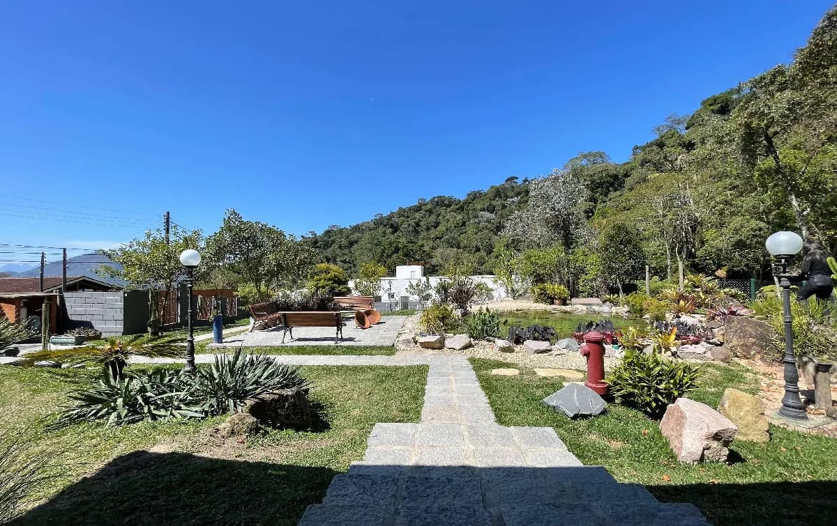 Casa na serra com 4 quartos sendo 1 suíte no Parque do Ingá- Teresópolis/RJ.
