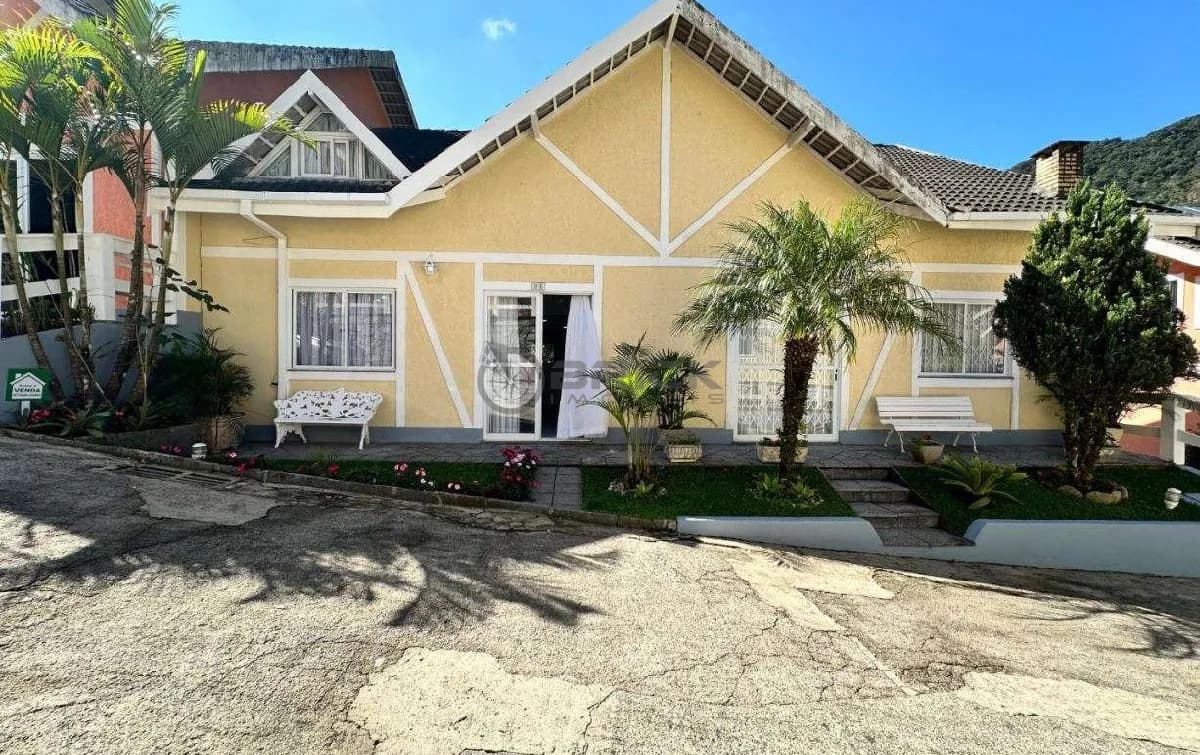 Casa para venda de 128 m² com 3 quartos na Granja Guarani, Teresópolis/RJ.