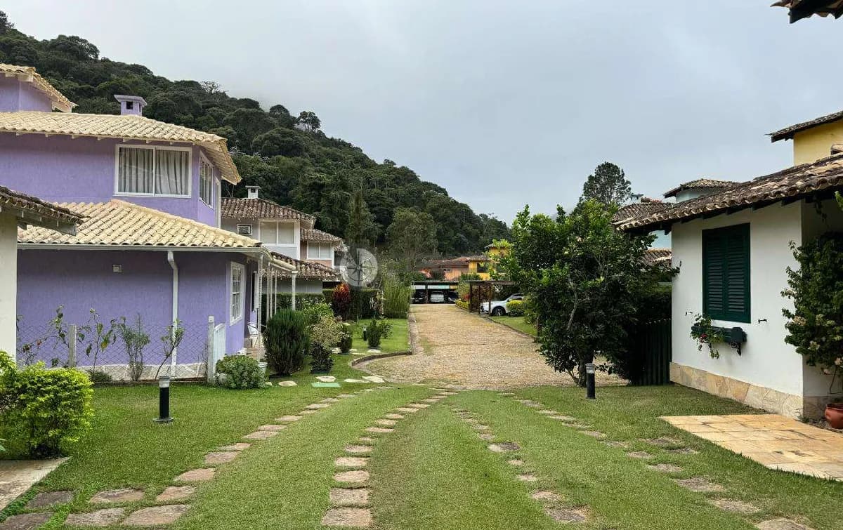 Casa para venda com 3 quartos no Green Valley -Teresópolis/RJ.