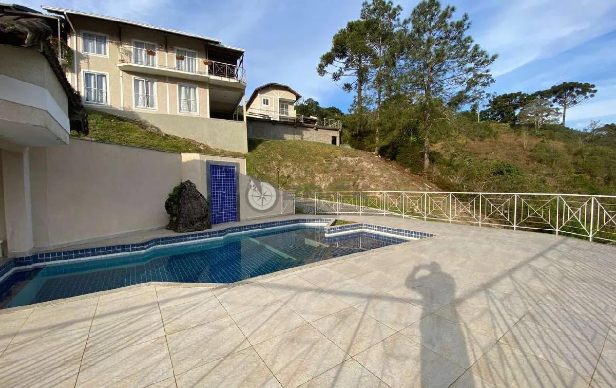 Terreno plano com 190 m² em condomínio em Vargem Grande - Teresópolis/RJ.