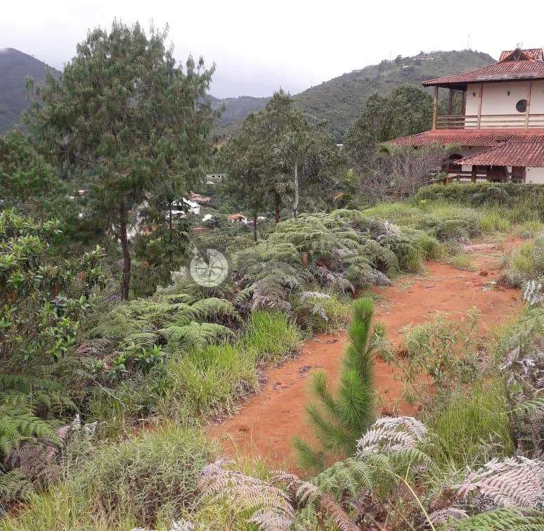 Terreno com 600 m² condomínio em Albuquerque, Teresópolis/RJ.