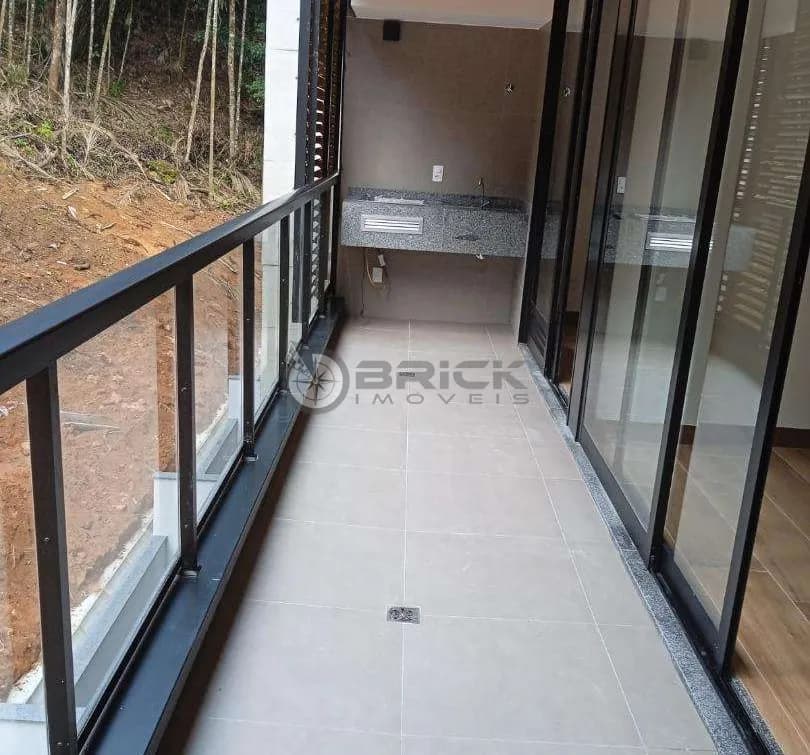 Apartamento para venda com 3 quartos sendo 1 suíte, 85 m² no Alto - Teresópolis/RJ.