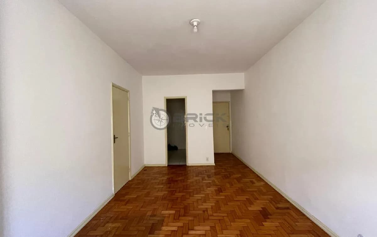 Apartamento à venda com 2 quartos + dependência, 60 m² no Alto, Teresópolis/RJ.