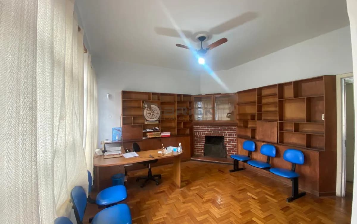 Casa para locação comercial com 3 quartos, 71.22 m² na Várzea - Teresópolis/RJ.