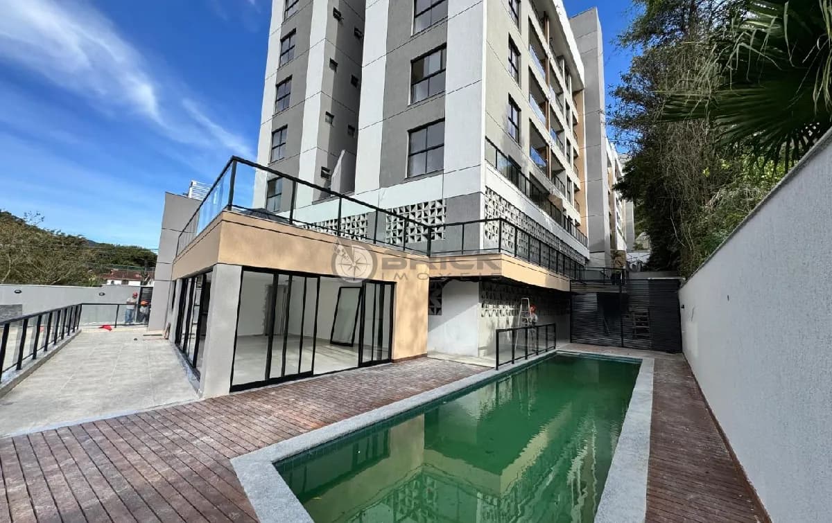 Apartamento Garden à venda com 2 quartos sendo 1 suíte, 74 m² na Ermitage - Teresópolis/RJ.