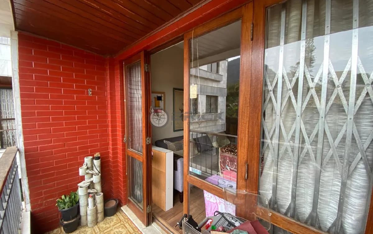 Apartamento para venda com 3 quartos sendo 1 suíte, 77.09 m² no Alto - Teresópolis/RJ.