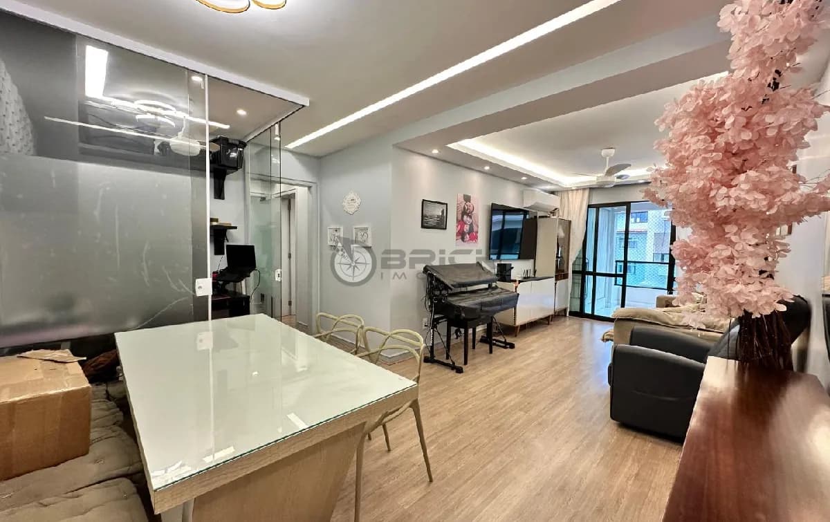 Apartamento à venda com 2 quartos sendo 1 suíte, 117 m² no Alto - Teresópolis/RJ.