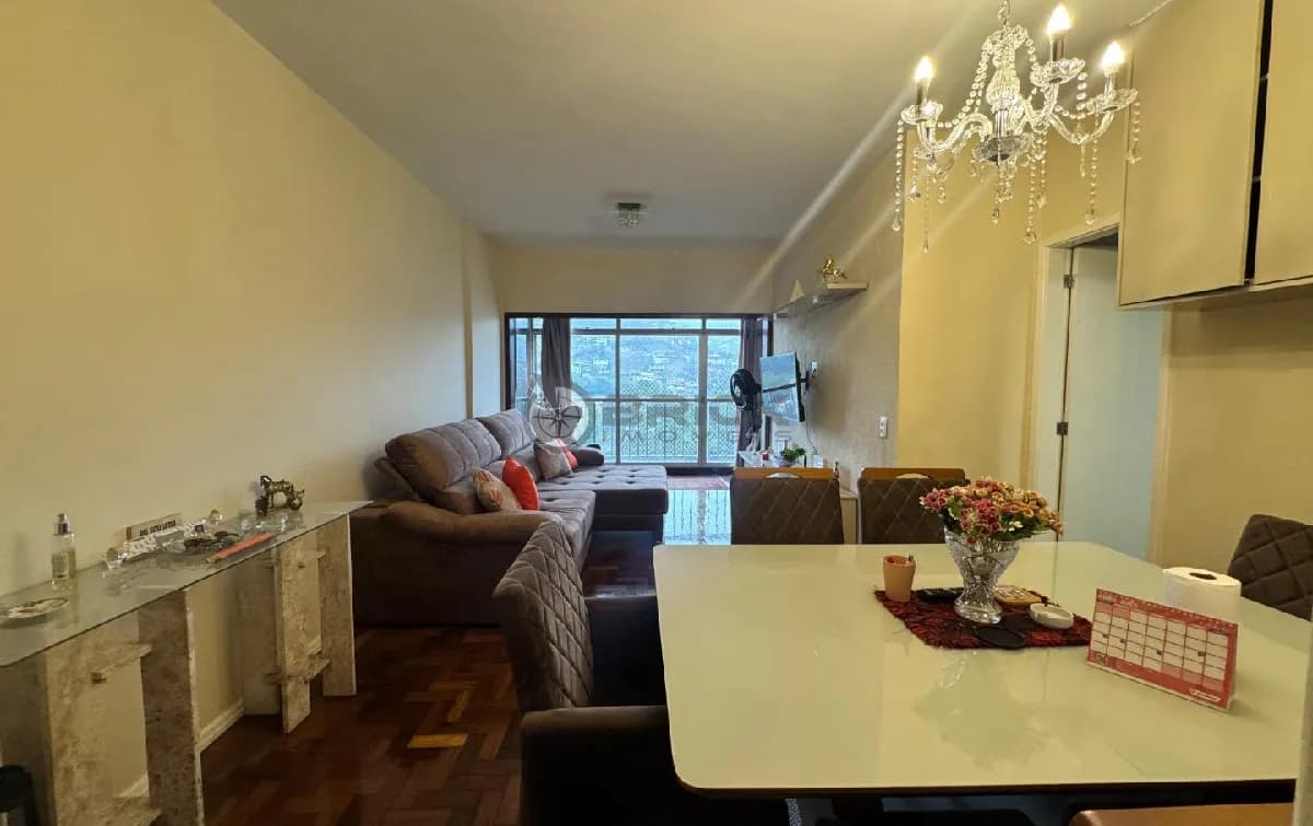 Apartamento à venda com 3 quartos sendo 1 suíte, 79 m² no Alto - Teresópolis/RJ.