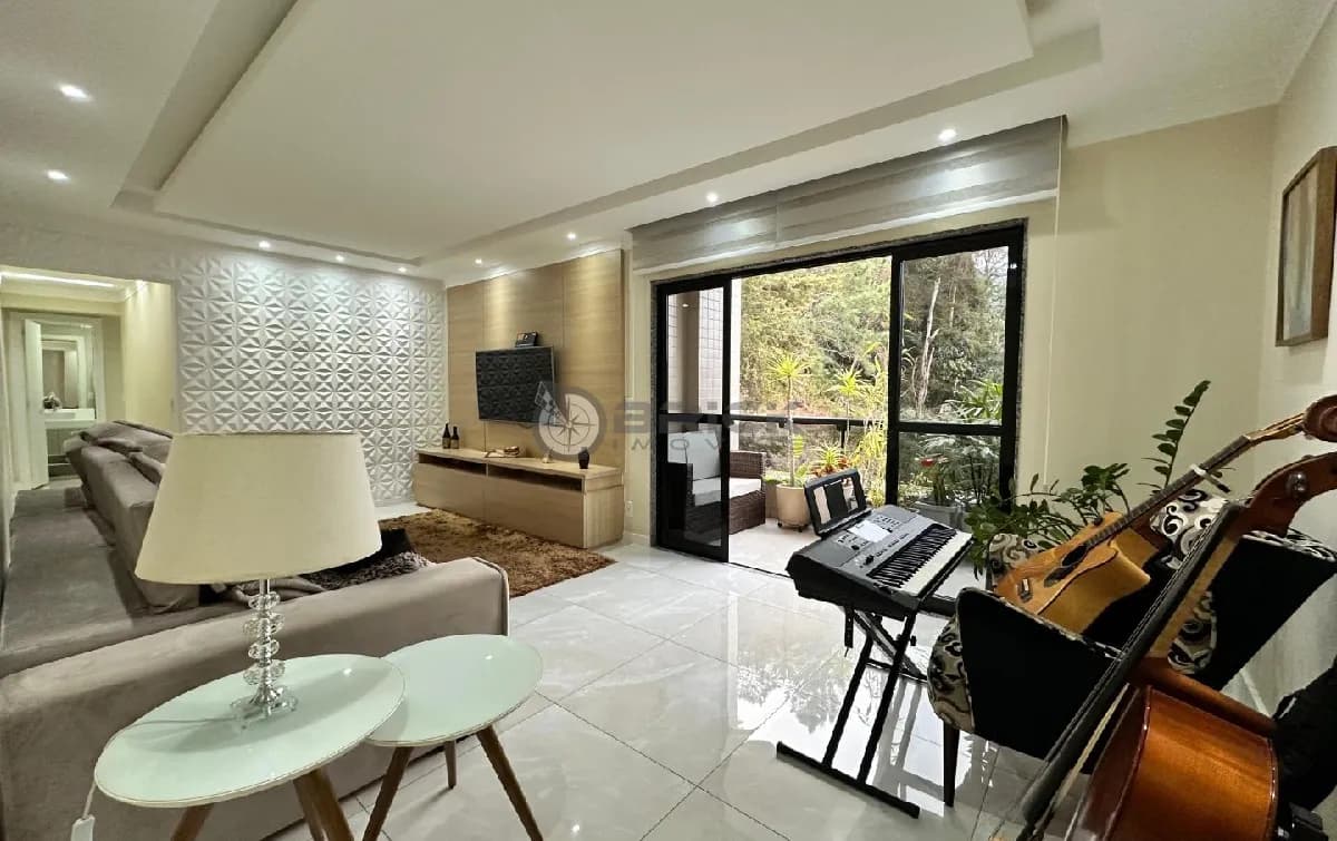 Apartamento à venda com 2 quartos sendo 1 suíte, 90.23 m² na Várzea - Teresópolis/RJ.