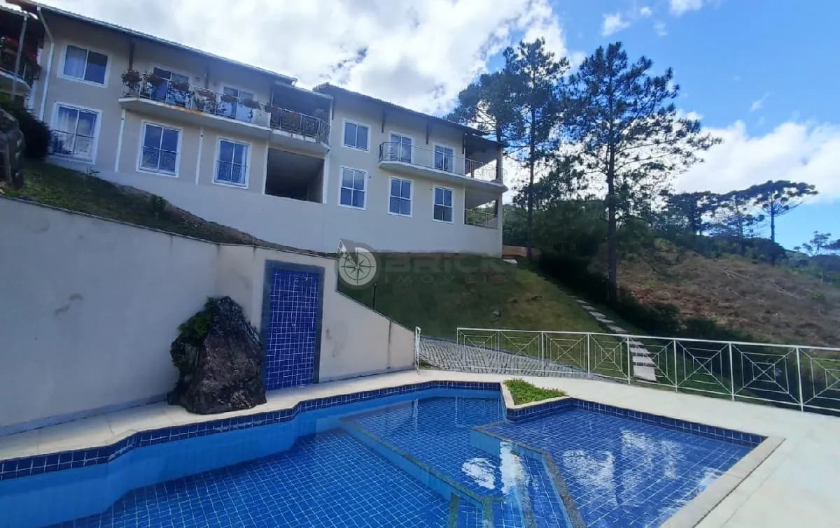 Casa para locação e venda com 3 quartos sendo 2 suítes, 200 m² em Vargem Grande - Teresópolis/RJ.