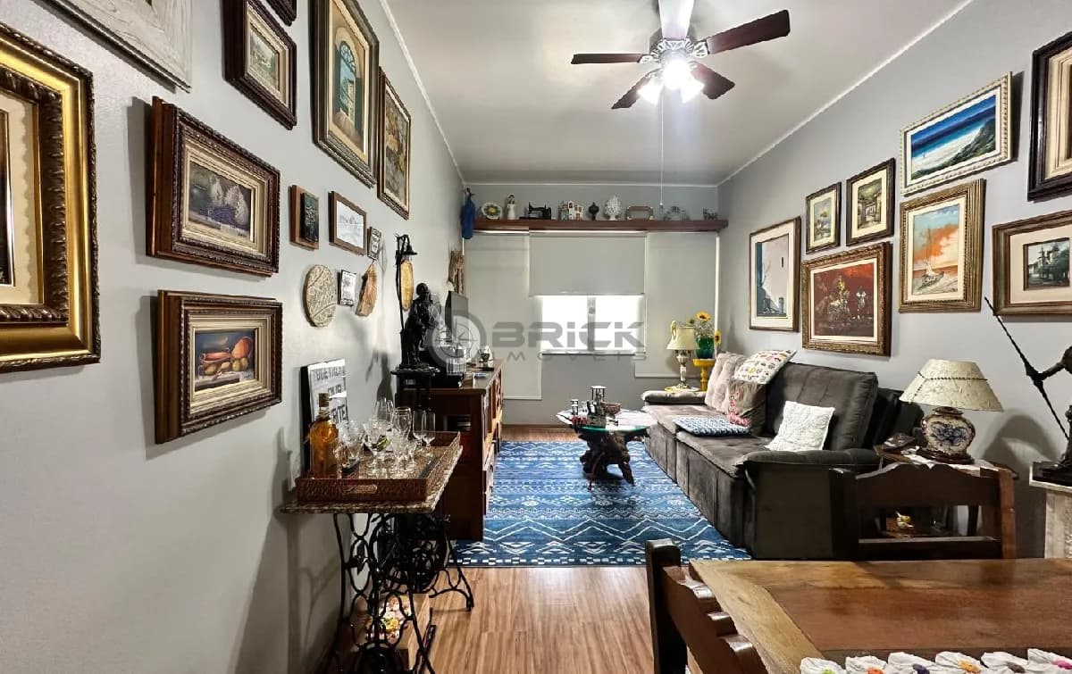 Apartamento à venda com 2 quartos sendo 1 suíte, 49.11 m² na Várzea - Teresópolis/RJ.