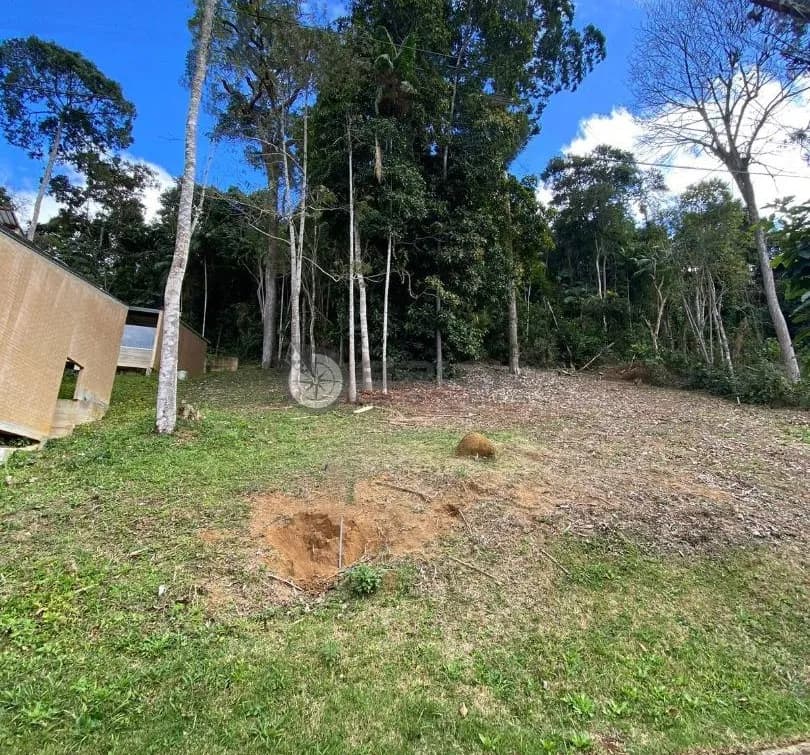 Terreno em condomínio à venda, 360 m² em Vargem Grande - Teresópolis/RJ.