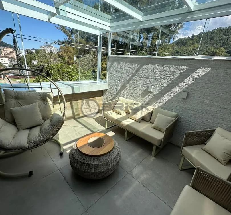 Cobertura à venda com 1 quarto, 40.06 m² no Alto - Teresópolis/RJ.
