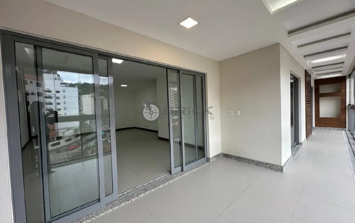 Apartamento à venda com 3 quartos sendo 1 suíte, 151.77 m² em Agriões - Teresópolis/RJ.