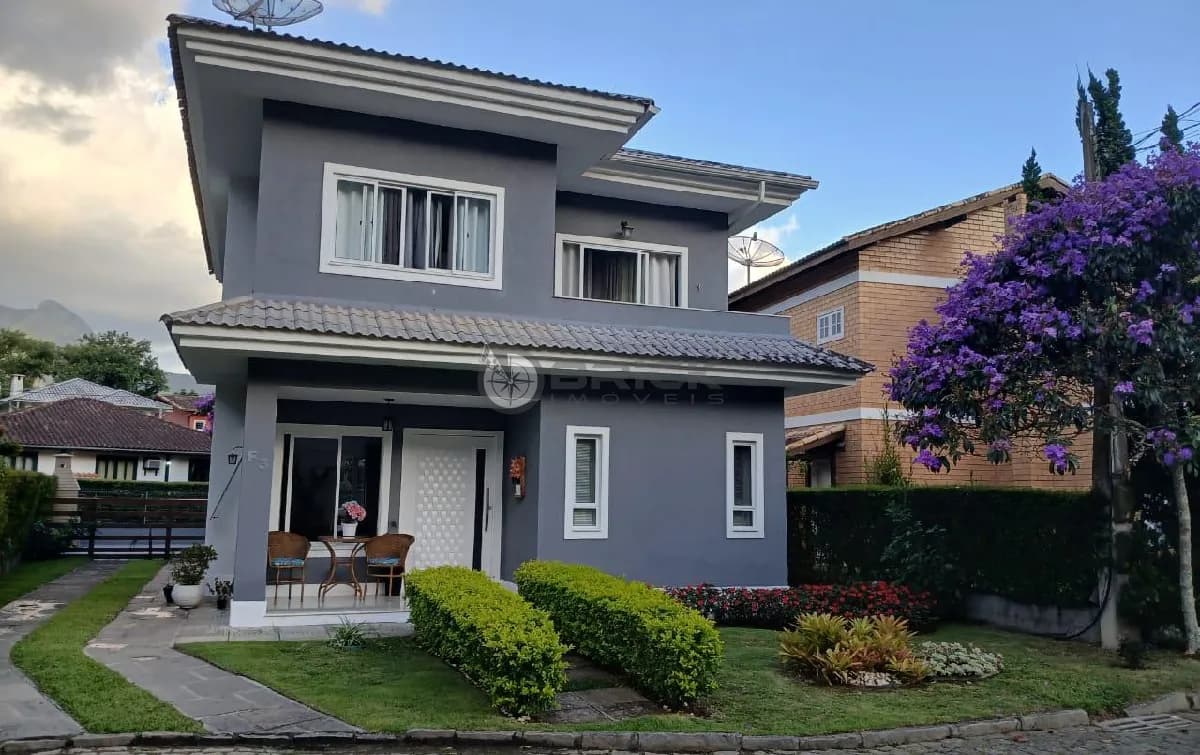Casa à venda com 3 quartos sendo 1 suíte, 142 m² em Vargem Grande - Teresópolis/RJ.