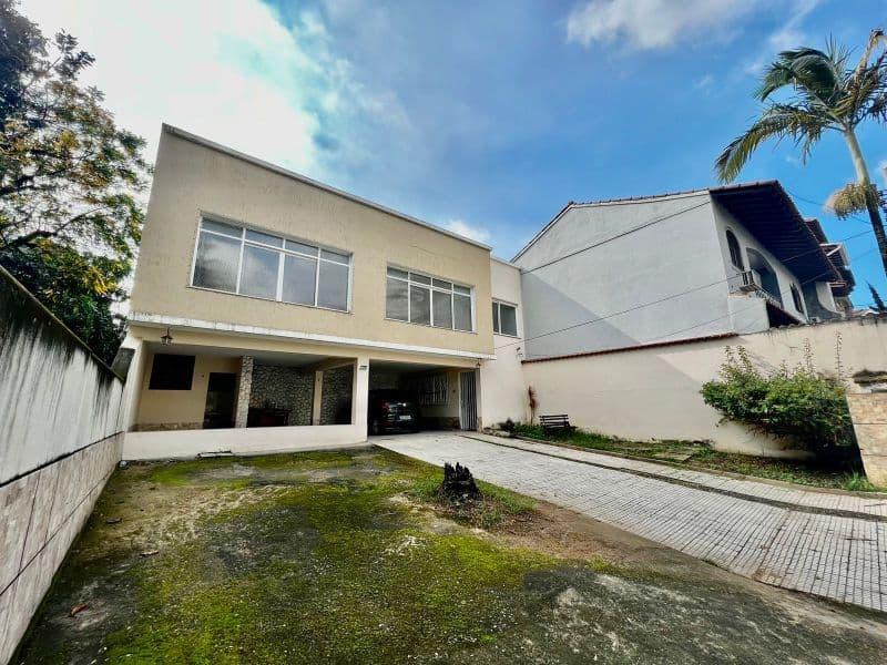 Casa 5 quartos  no bairro JARDIM AMÁLIA em Volta Redonda
