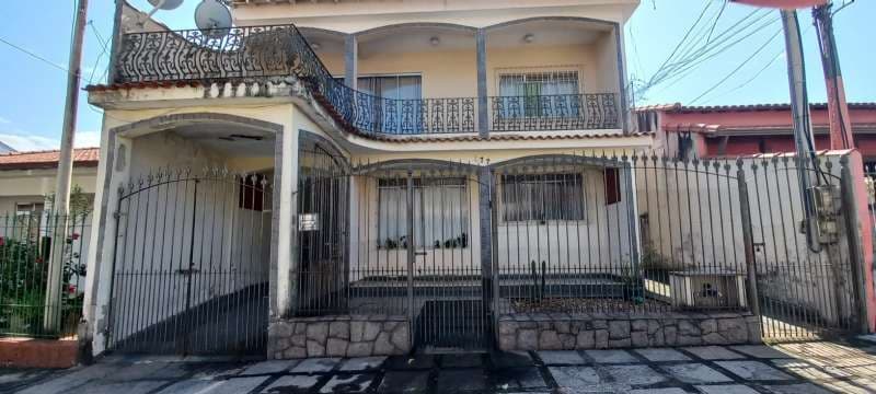 Casa 6 quarto(s)  no Casa de Pedra