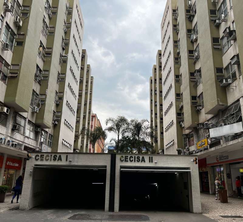 Garagem no Vila Santa CecÃ­lia