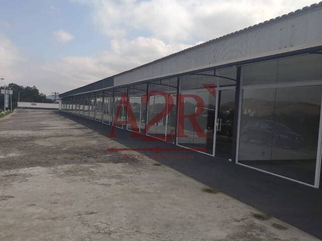 VENDO IMÓVEL COMERCIAL NOVO COM 52 LOJAS