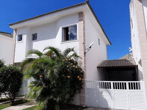 Casa em Cond. 4 Quartos sendo 1 Suíte, Novo Portinho.