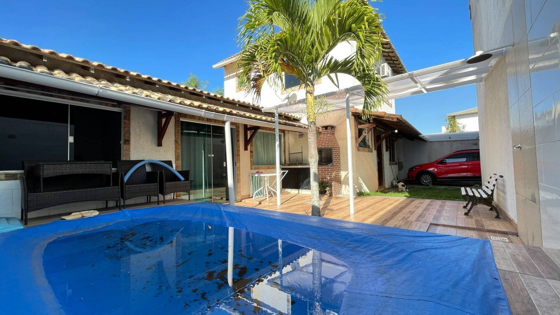 Casa Novo Portinho, 4 quartos sendo 2 suítes.