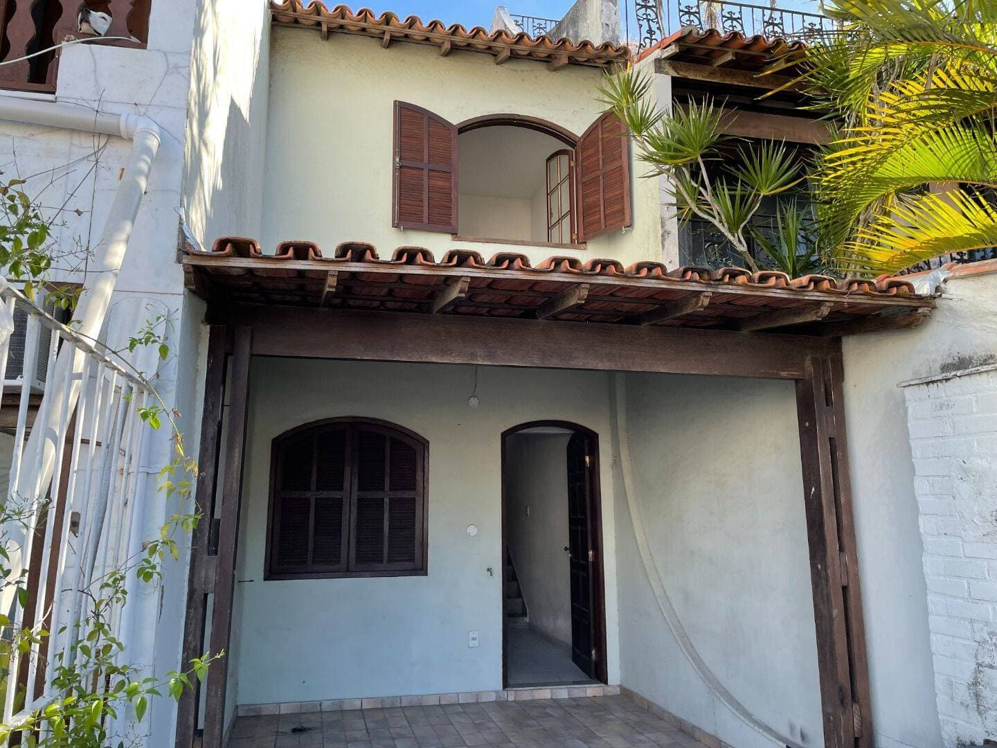 Á Venda - Casa próximo ao Shopping - Palmeiras, Cabo Frio/RJ