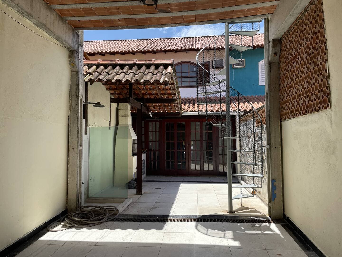 Casa germinada com 2 quartos e studio - Portinho, Cabo Frio - RJ