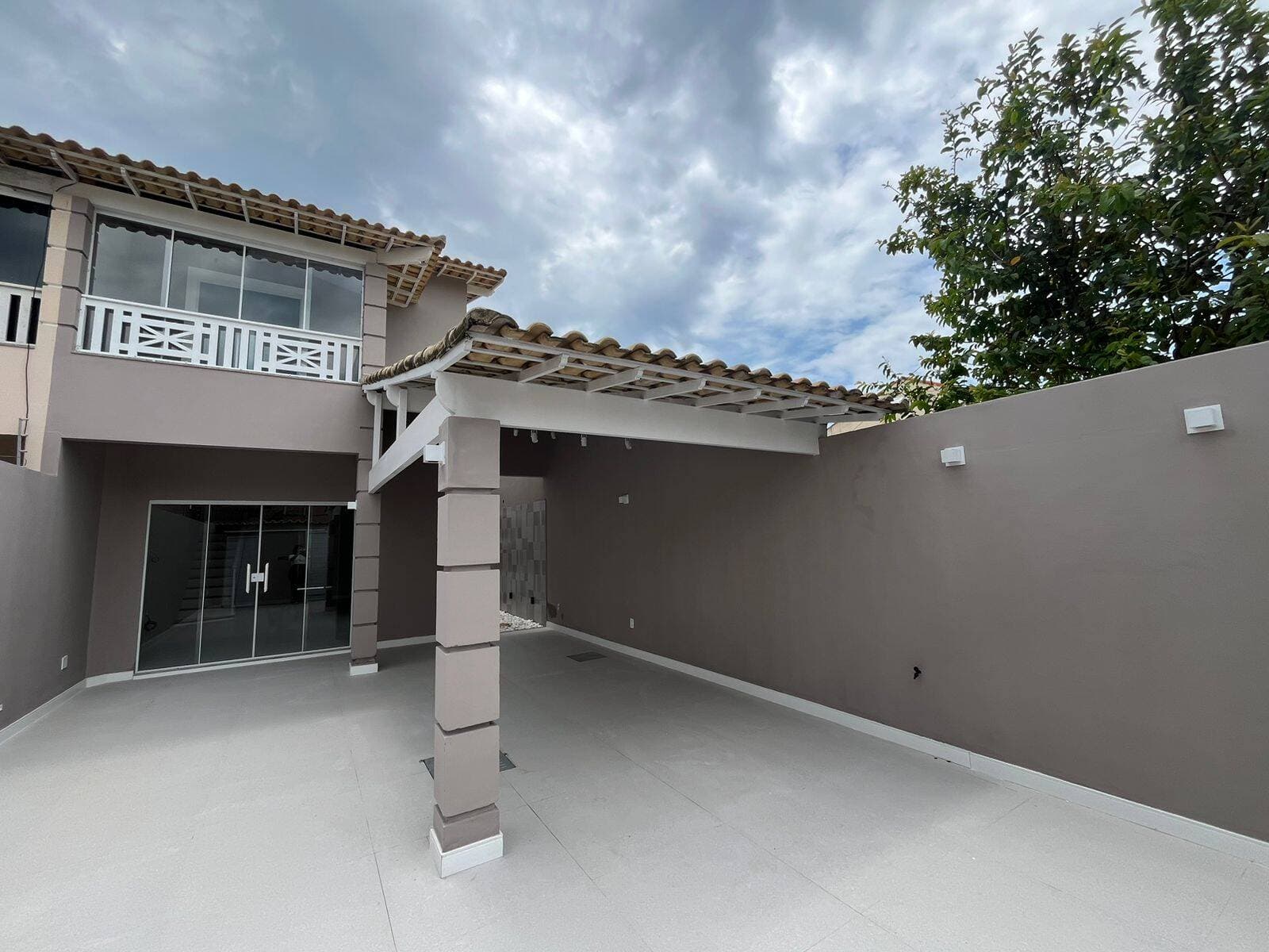 Casa independente com 3 quartos - Novo Portinho