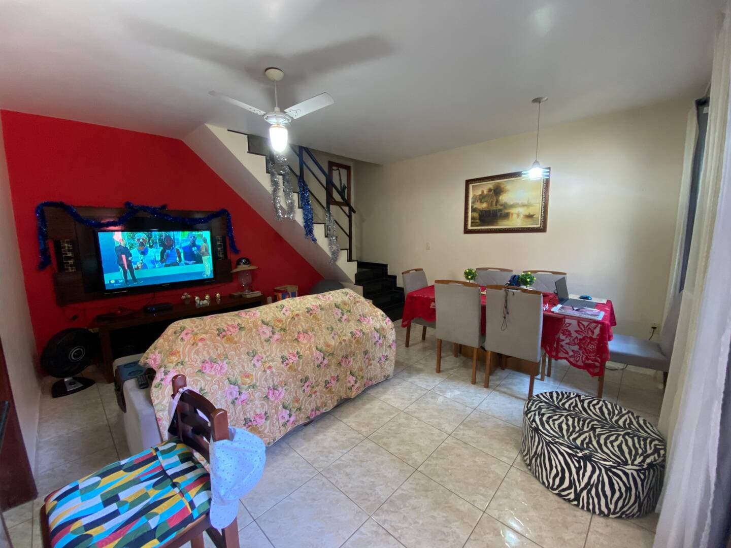 Casa Independente - Palmeiras - 3 Quartos - Atrás da rua porto alegre.