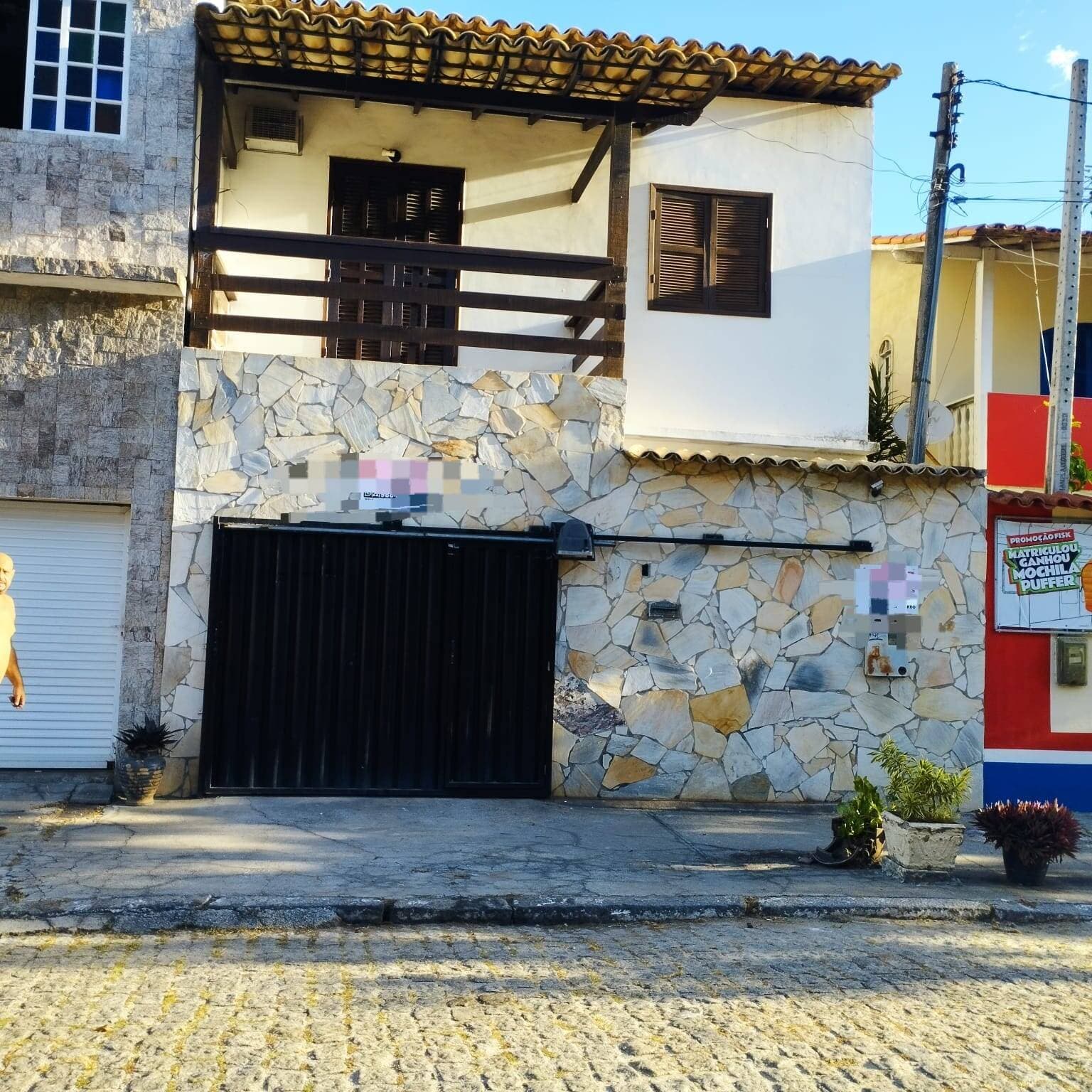 CASA INDEPENDENTE NO CENTRO DE CABO FRIO - OPORTUNIDADE