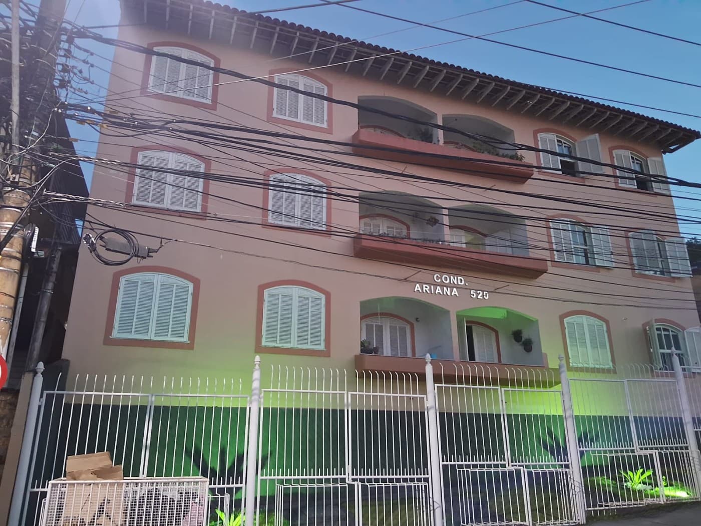 Apartamento para Locação, em Volta Redonda, bairro Jardim Amália, 2 dormitórios, 2 banheiros, 1 vaga