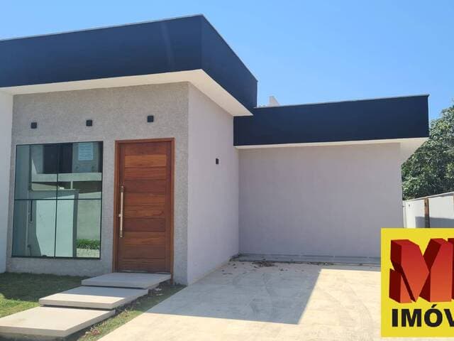 Casa no Condomínio dos Pássaros - Cabo Frio