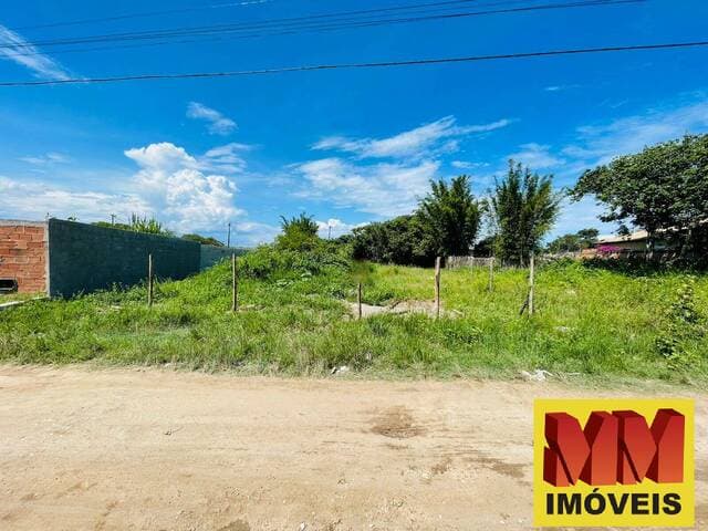 Terreno com 610m² na Vila do Peró em Cabo Frio