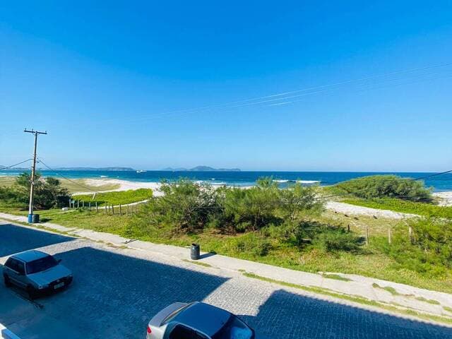 Casa em Condomínio - Frente para a Praia do Foguete, Cabo Frio