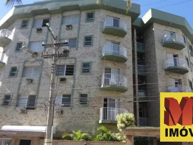 Apartamento a poucos metros da Praia do Forte em Cabo Frio