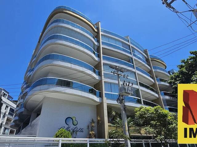 Excelente cobertura Duplex na quadra da Praia do Forte.