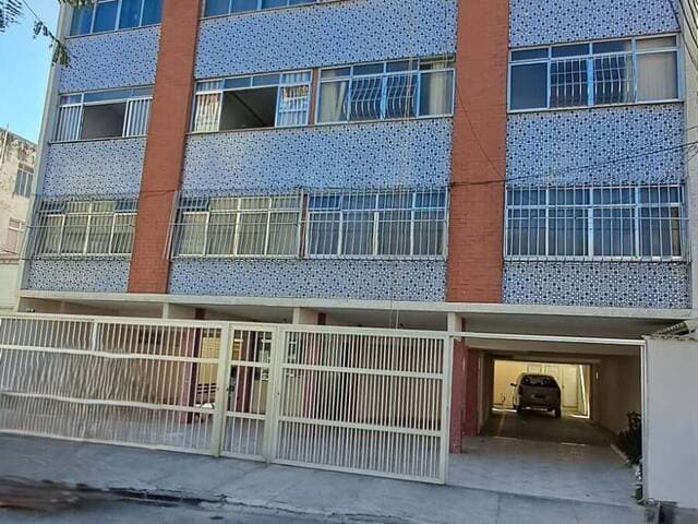 Apartamento reformado a poucos metros da praia do Forte em Cabo Frio!