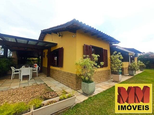 Casa Linear Mobiliada para Locação Fixa na Ogiva – Cabo Frio