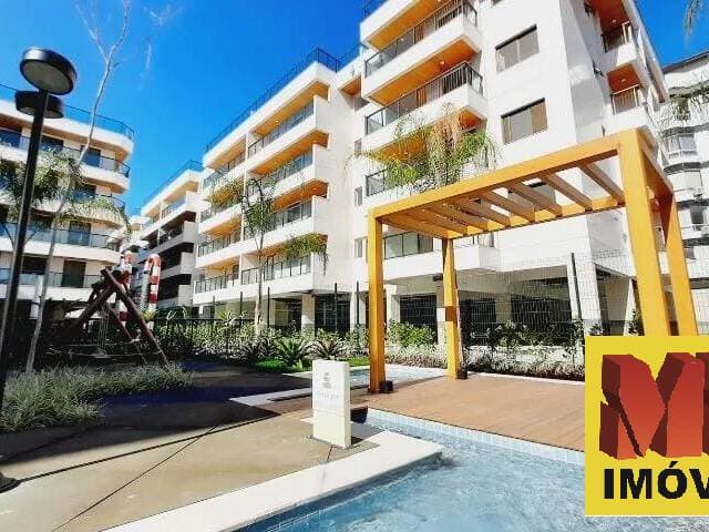 Apartamento de 3 Quartos em Condomínio Club na quadra da Praia do Forte