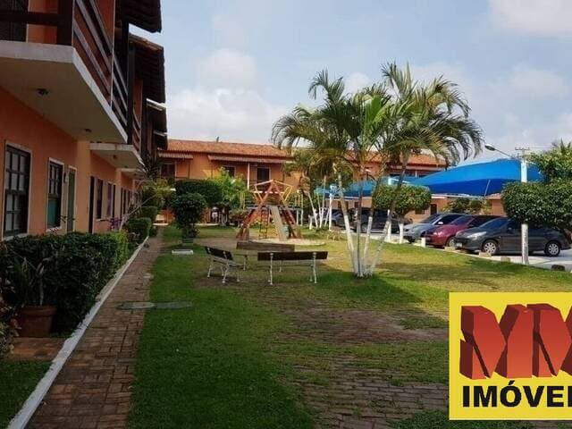 Casa em condomínio com 2 quartos em Cabo Frio.