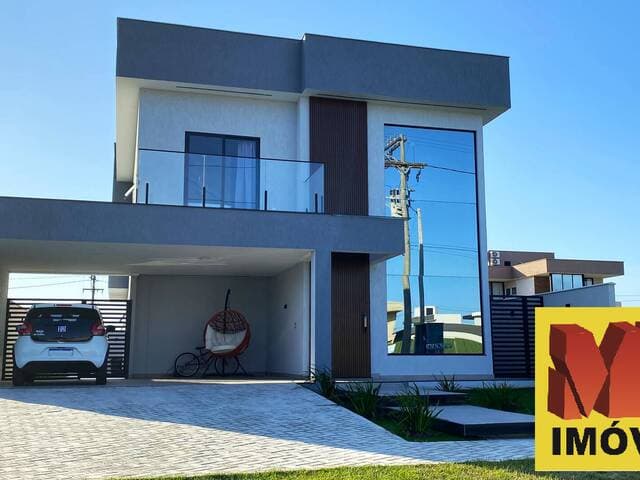 Casa de Alto Padrão no Condomínio Alphaville – O Lar dos Seus Sonhos!