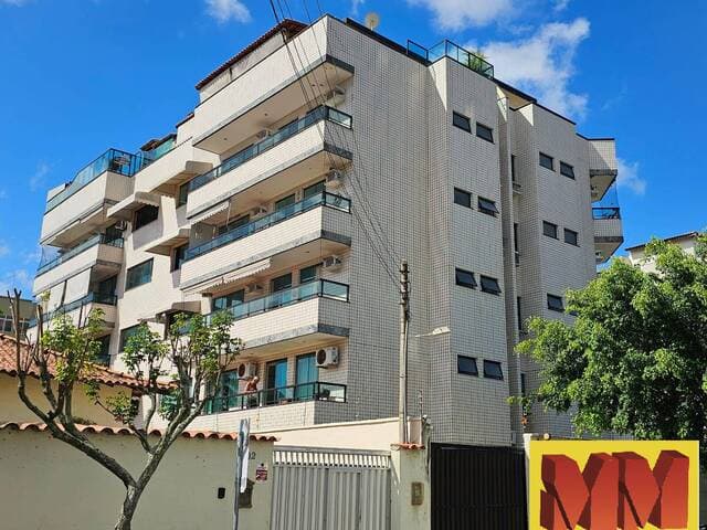 Apartamento com 3 quartos no centro de Cabo Frio.